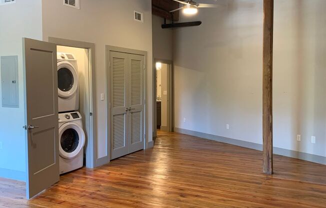 1 bed, 1 bath, 746 sqft, $1,638, Unit Bay 5 Unit 219