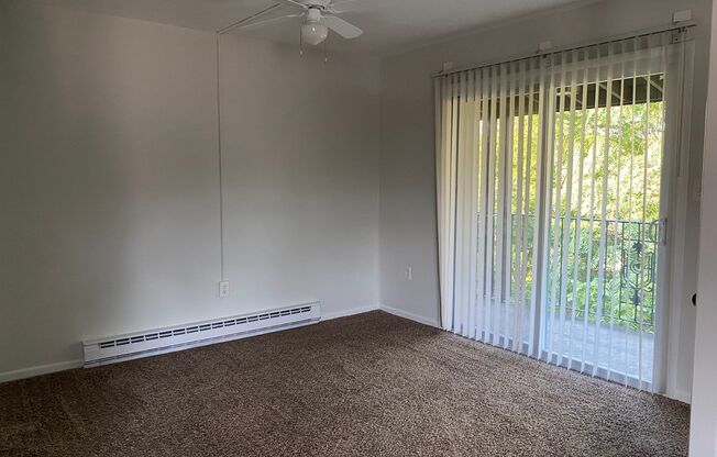 2 beds, 1 bath, $1,625, Unit F06