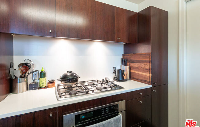 1 bed, 2 baths, 1,390 sqft, $4,000, Unit 1707