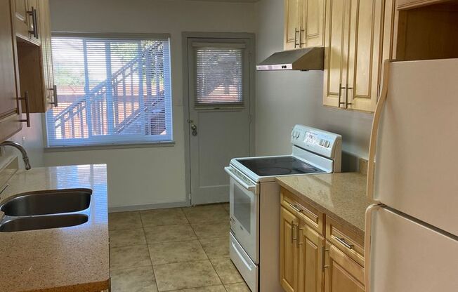 One bedroom one bathroom available now Burlingame
