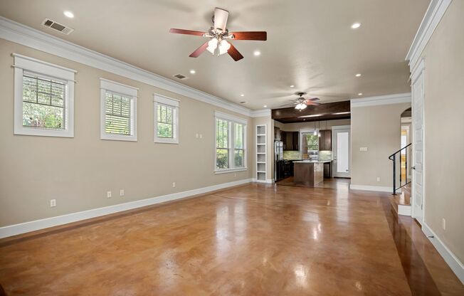 UT PRE-LEASE: Beautiful, Recently Constructed 6 Bed/ 4 Ba Home In North Loop Area, Mins To UT