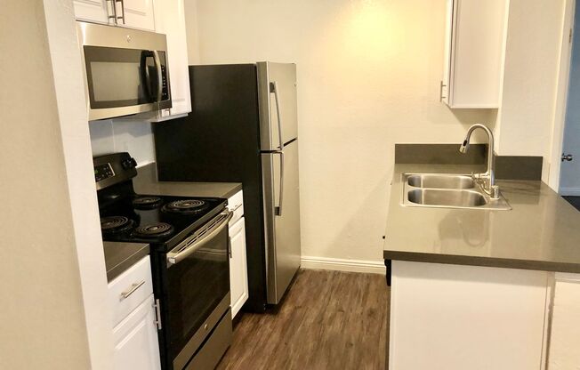 2 beds, 2 baths, 975 sqft, $2,395, Unit 120