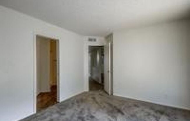 2 beds, 2 baths, 984 sqft, $1,450, Unit 203