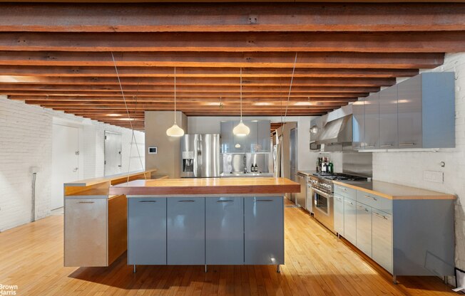 104 CHARLTON ST