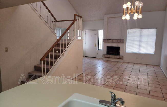 609 E MESQUITE Circle