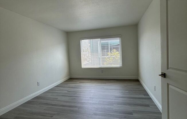 2 beds, 1 bath, 850 sqft, $2,325, Unit 9185-10
