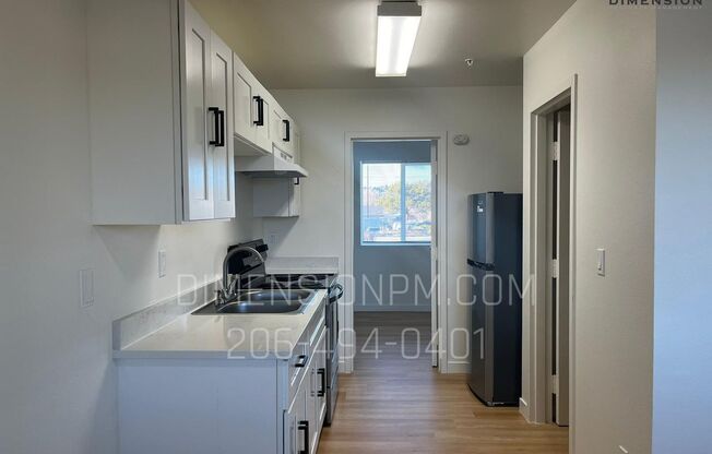 1 bed, 1 bath, 303 sqft, $795, Unit Unit 211