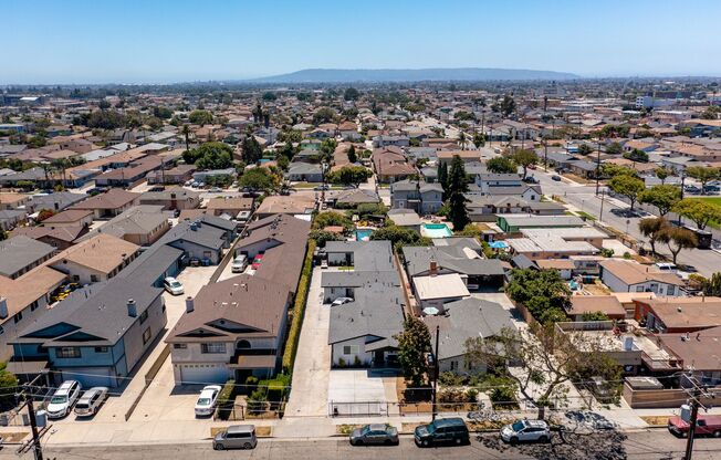 Welcome to 4236 W 129th St – Comfort & Convenience in Hawthorne
