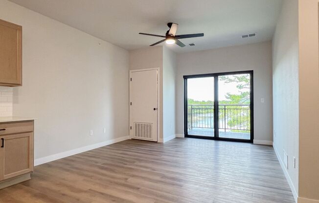 2 beds, 2 baths, 887 sqft, $2,235, Unit SC 1408-218