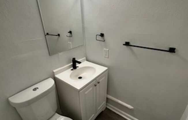 1 bed, 1 bath, 607 sqft, $1,395, Unit 105