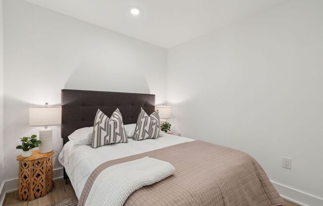 2 beds, 2 baths, 950 sqft, $1,875, Unit 311