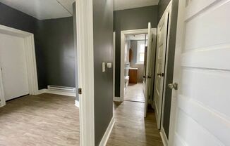 2 beds, 1 bath, $1,150, Unit 2B