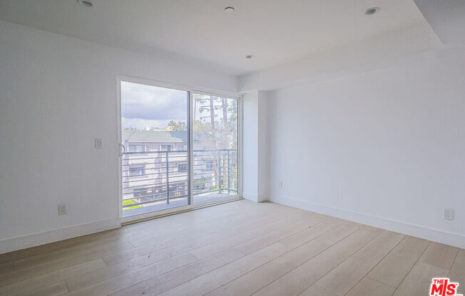 11810 1/2 GILMORE ST