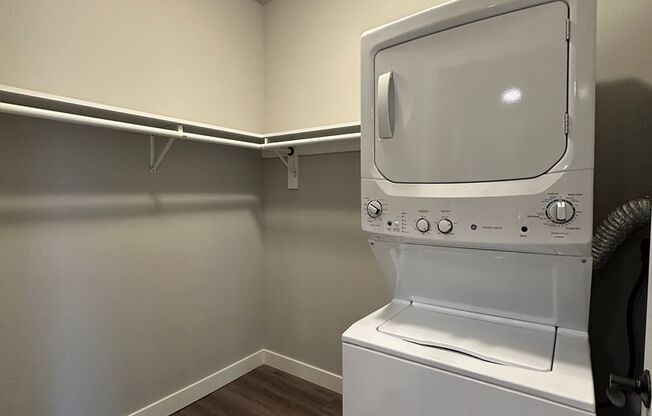 2 beds, 2 baths, 1,150 sqft, $1,840, Unit 201