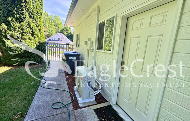 Brand-New Studio Apartment with Blue Mountain Views – Utilities Included!
