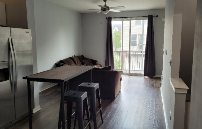 271 E PALMER ST # 2