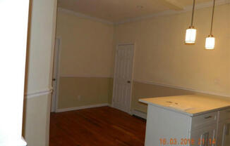 2 beds, 1 bath, 700 sqft, $2,100, Unit 1