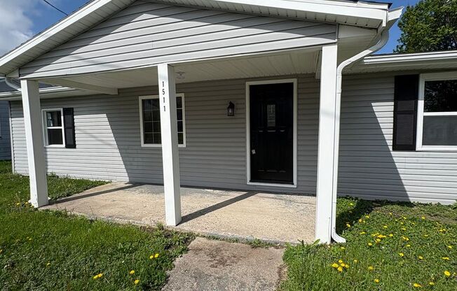 Newly Remodeled Charming 3bd2br Home!!