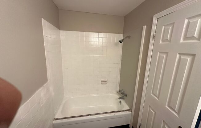 Studio, 1 bath, $916, Unit 101