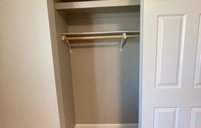 2 beds, 1 bath, 945 sqft, $1,575, Unit 052
