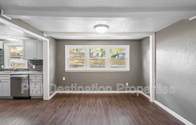 2807 N 52 ST