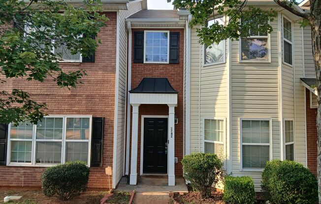 Spacious 3-Bedroom Townhome in Hampton