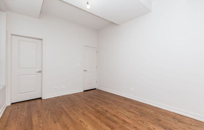 2 beds, 2 baths, $2,195, Unit 1010-3F (302)