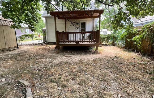 3 beds, 1 bath, $1,075