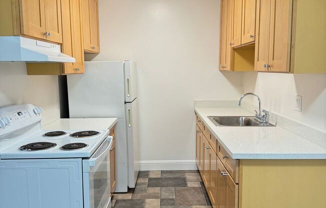 14444 Forty Four Winks Apartments