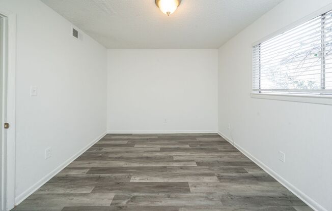 1 bed, 1 bath, 656 sqft, $875, Unit 18