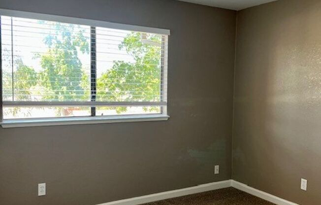 2 beds, 2 baths, 900 sqft, $1,695, Unit 26