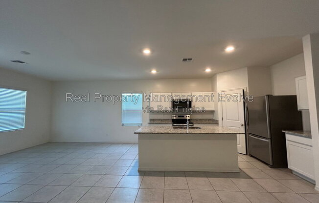 6512 W MAGDALENA LN