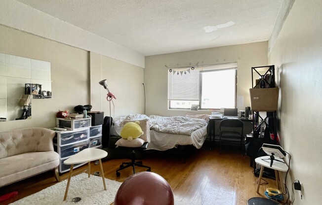 1110 COMMONWEALTH AVE