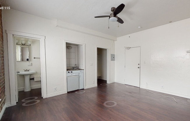 Studio, 1 bath, 352 sqft, $1,781, Unit 111