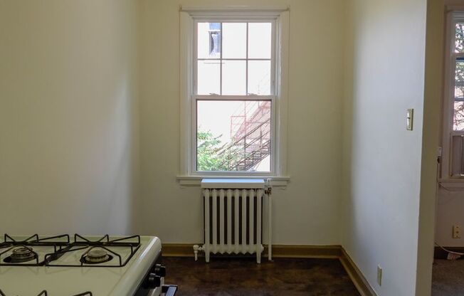 1 bed, 1 bath, 560 sqft, $855, Unit 55-21