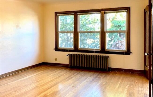 Studio, 1 bath, 425 sqft, $1,425, Unit 06