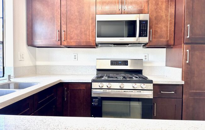 3 Bed / 2.5 Bath Glendora Condo