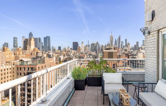 101 W 12 ST