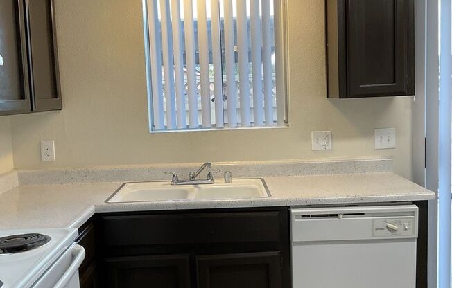 2 beds, 1.5 baths, 1,075 sqft, $1,500, Unit 190-115