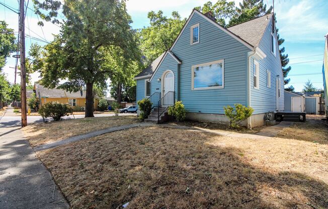 RENT SPECIAL: $500 Off First Full Month's Rent With One Year Lease! ~ 495 21st St SE