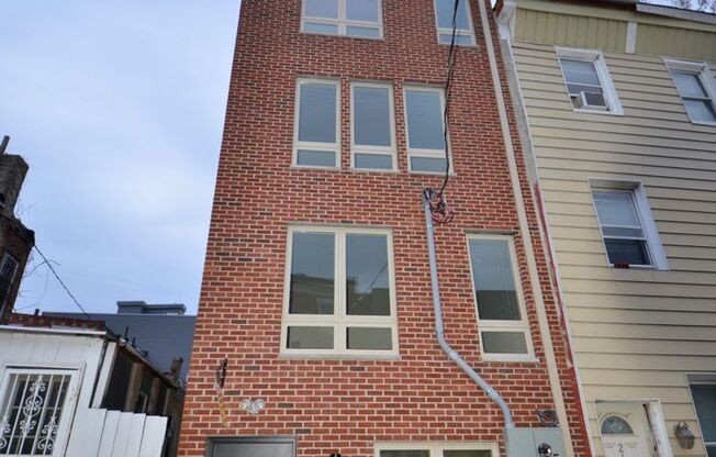 2437 W Thompson Street