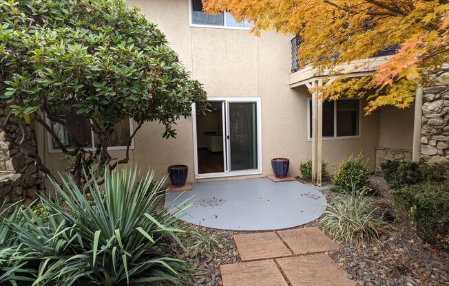 1 bed, 1 bath, 700 sqft, $1,375, Unit #13