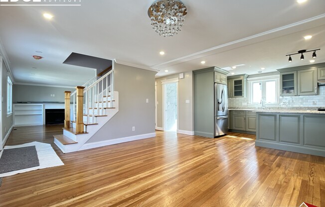 15 MOODY ST