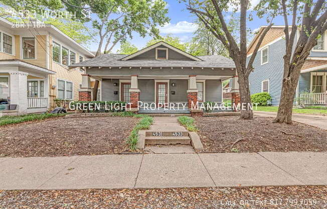 4533 WORTH ST