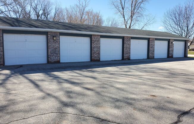 2 beds, 1 bath, 856 sqft, $1,269, Unit PL   7305