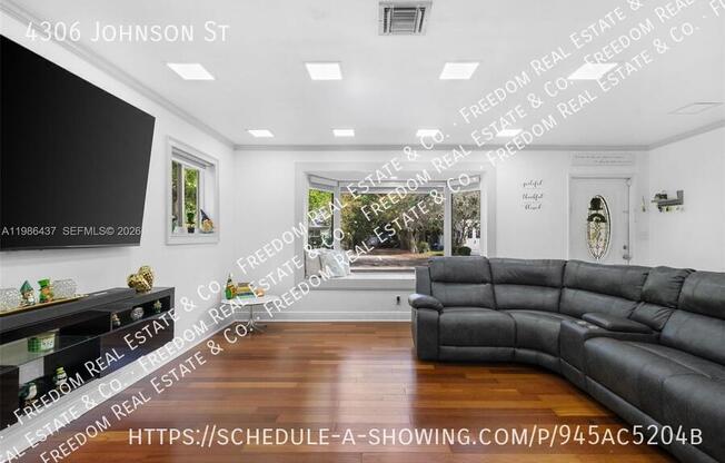 4306 JOHNSON ST