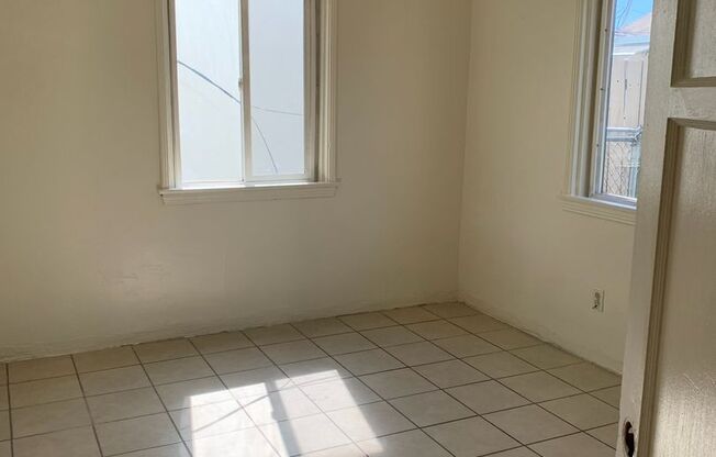 Garden Apartments - 932