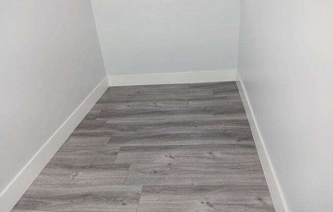 1420-24 E 75TH LLC