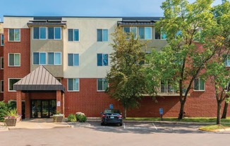 Quail Ridge Apartments Front Entrance