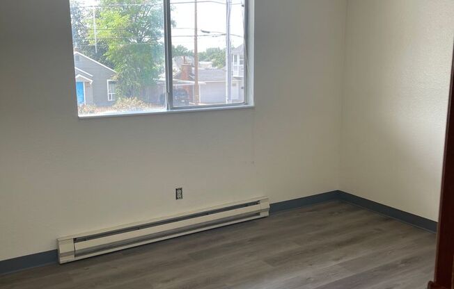 2 beds, 1 bath, 712 sqft, $1,050, Unit 38